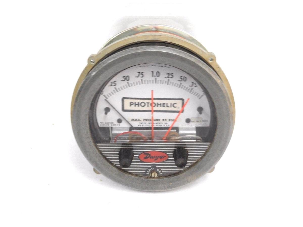 Used DWYER 3002-C PHOTOHELIC PRESSURE SWITCH & GAUGE 25PSIG, 30002 D.C., HH-117VAC