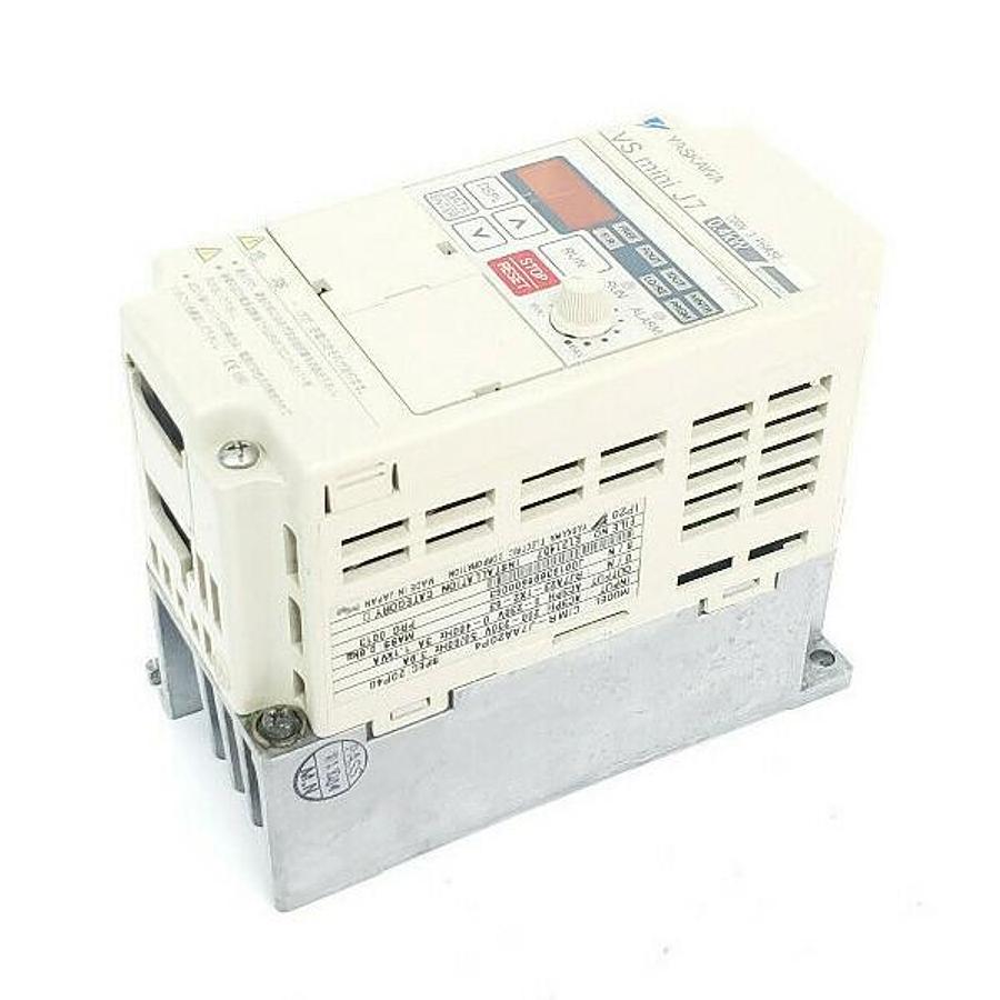 Used YASKAWA CIMR-J7AA20P4 DRIVE VS MINI J7 200V 3PHASE 0.4kW CIMRJ7AA20P4