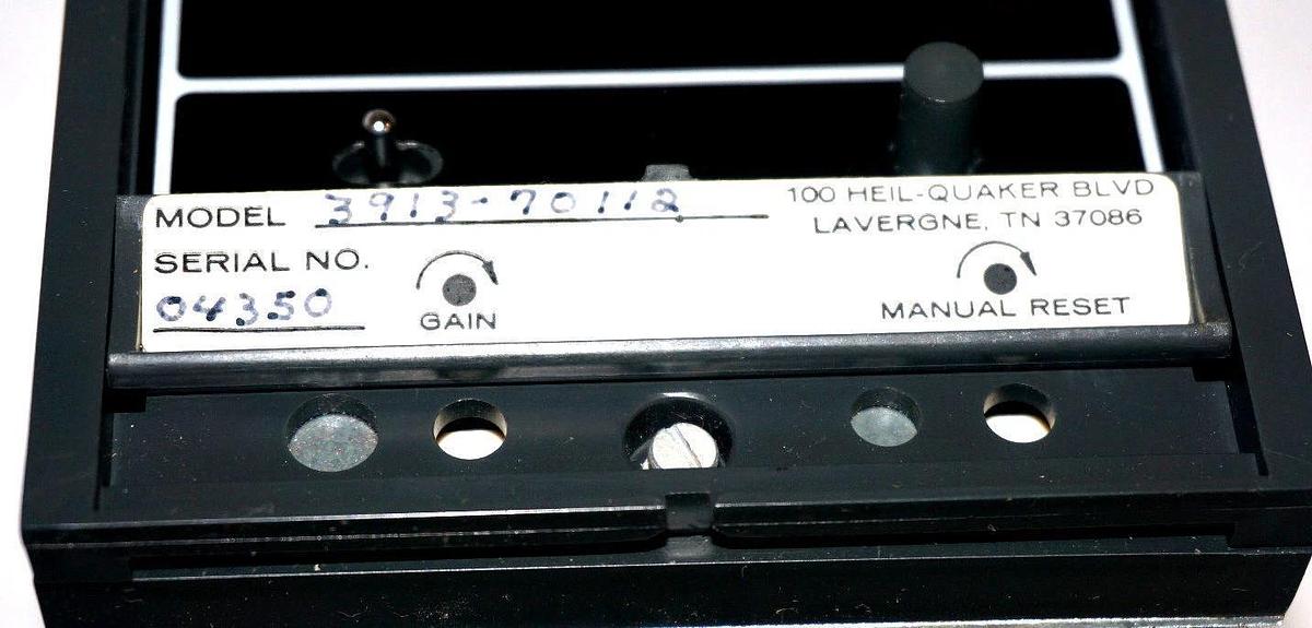 NEW CHROMALOX 3913-70112 TEMPERATURE CONTROLLER 0-1999 DEG. F TYPE K 391370112