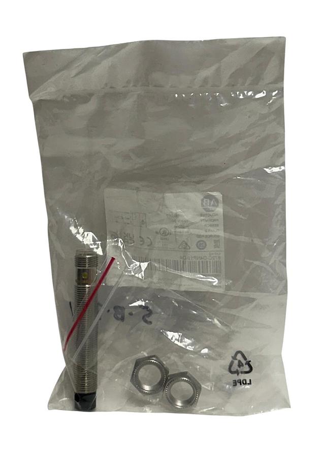 ALLEN BRADLEY 872C-D4NP12-D4 /F INDUCTIVE PROXIMITY SENSOR 10-30VDC 200mA NSFS