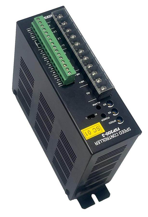 Used ORIENTAL MOTOR FSP200-3 Speed Controller 200-230V 3-Phase 1.75A VFD Inverter