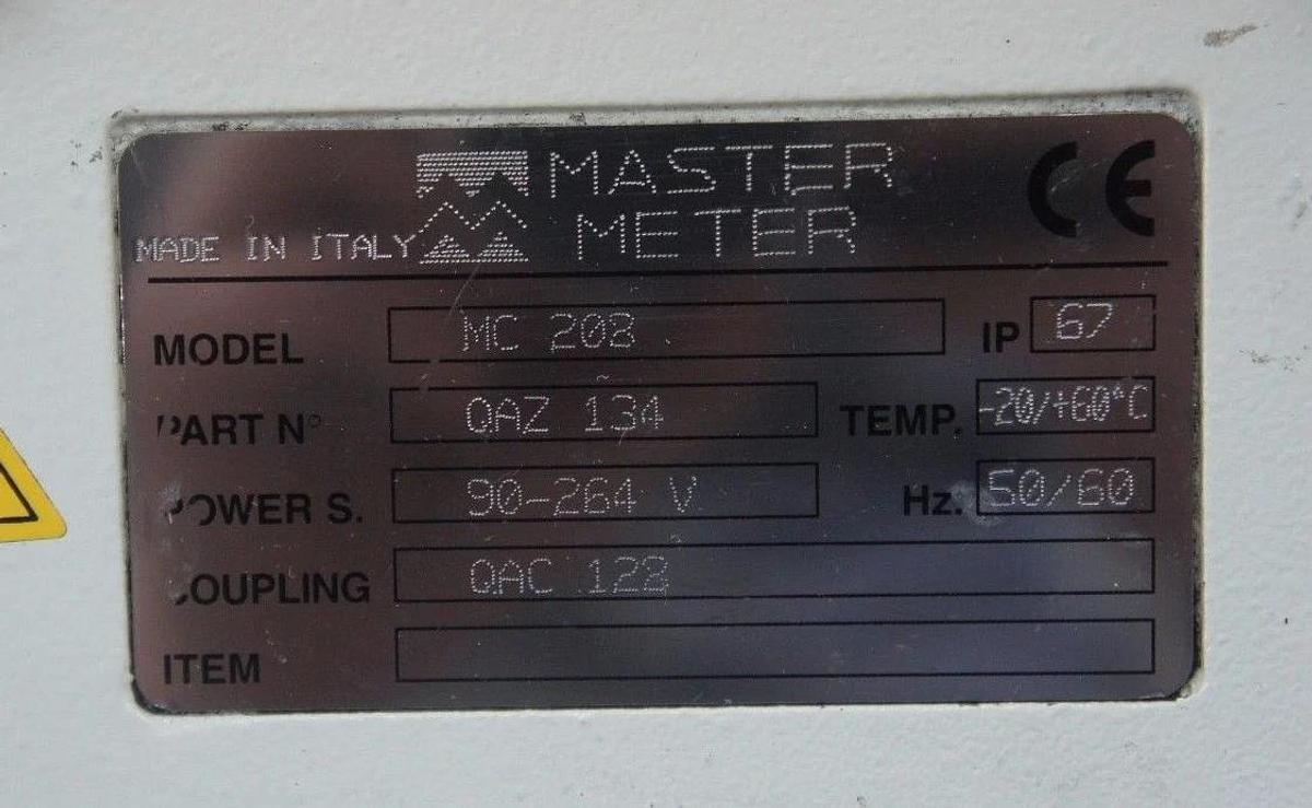 NEW MASTER METER MODEL: MC 208 P/N: QAZ 134 CONVERTER ELECTROMAGNETIC FLOW METER