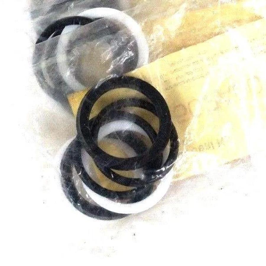 Used NIB PARKER PK2002A001 REPLACEMENT SEAL KIT CYLINDER SERVICE KIT - LOT OF 11