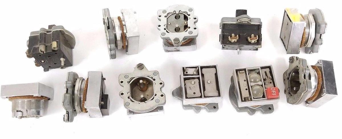 Used LOT OF 11 CUTLER-HAMMER MISCELLANEOUS PUSH BUTTONS / HARD WARE