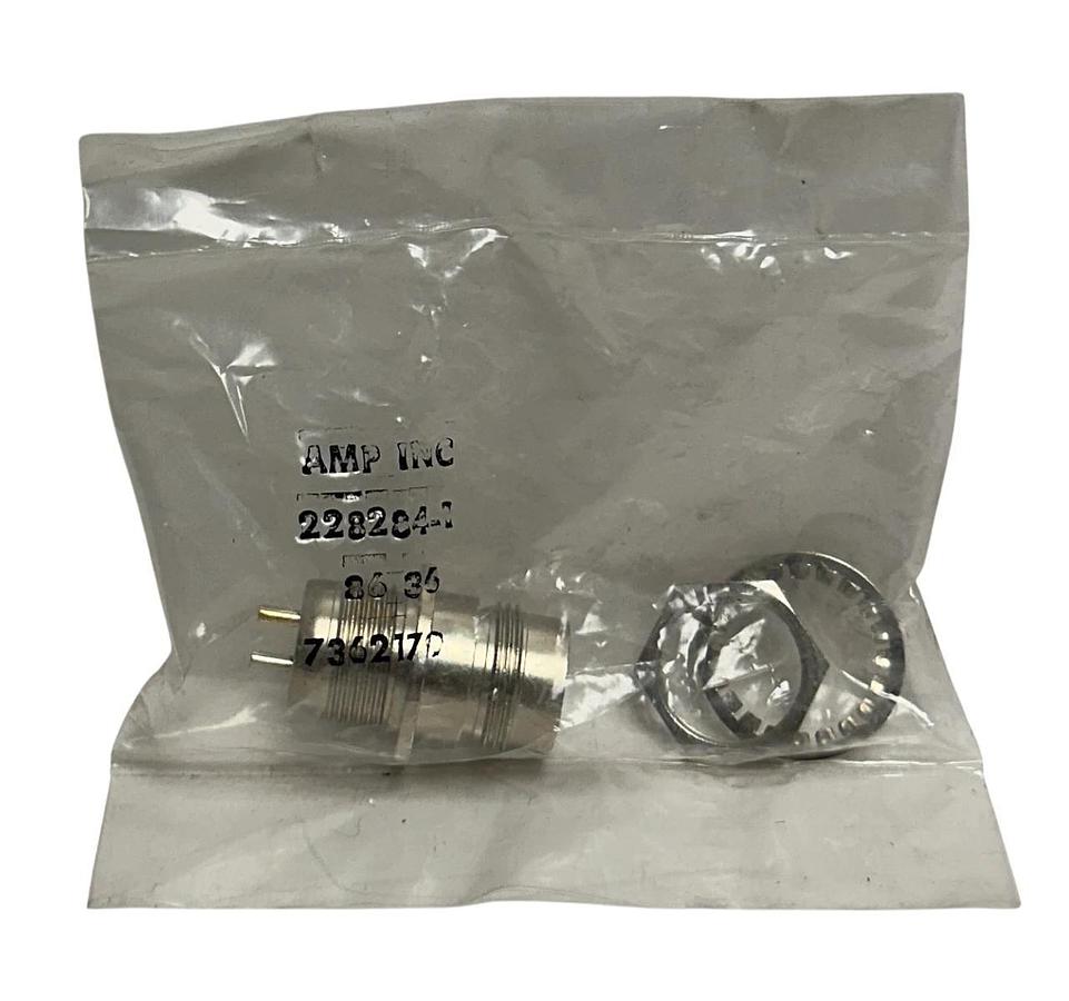 Used 3 AMP INC 228284-1 / 2282841 BNC CONNECTORS TWINAXIAL FEMALE SOCKET 7362179 NSFS