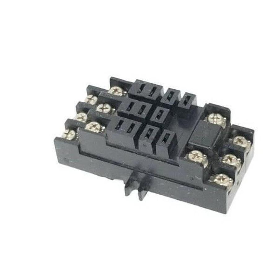 Used CUSTOM CONNECTOR QC11-PC SOCKET FOR SQUARE BASE 10AMP 300V, QC11PC