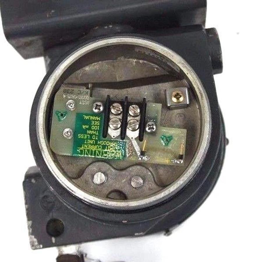 Used CASCADE AUTOMATION 3311DS1J1B2 PRESSURE TRANSMITTER W/ GAUGE