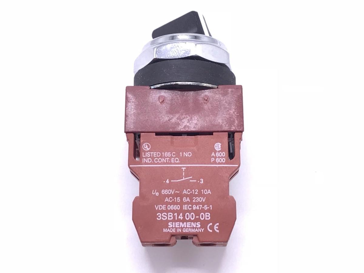 NIB SIEMENS 3SB03-2MKBX2 SELECTOR SWITCH, 30MM, 2 POSITION, 1 N.O., 3SB032MKBX2