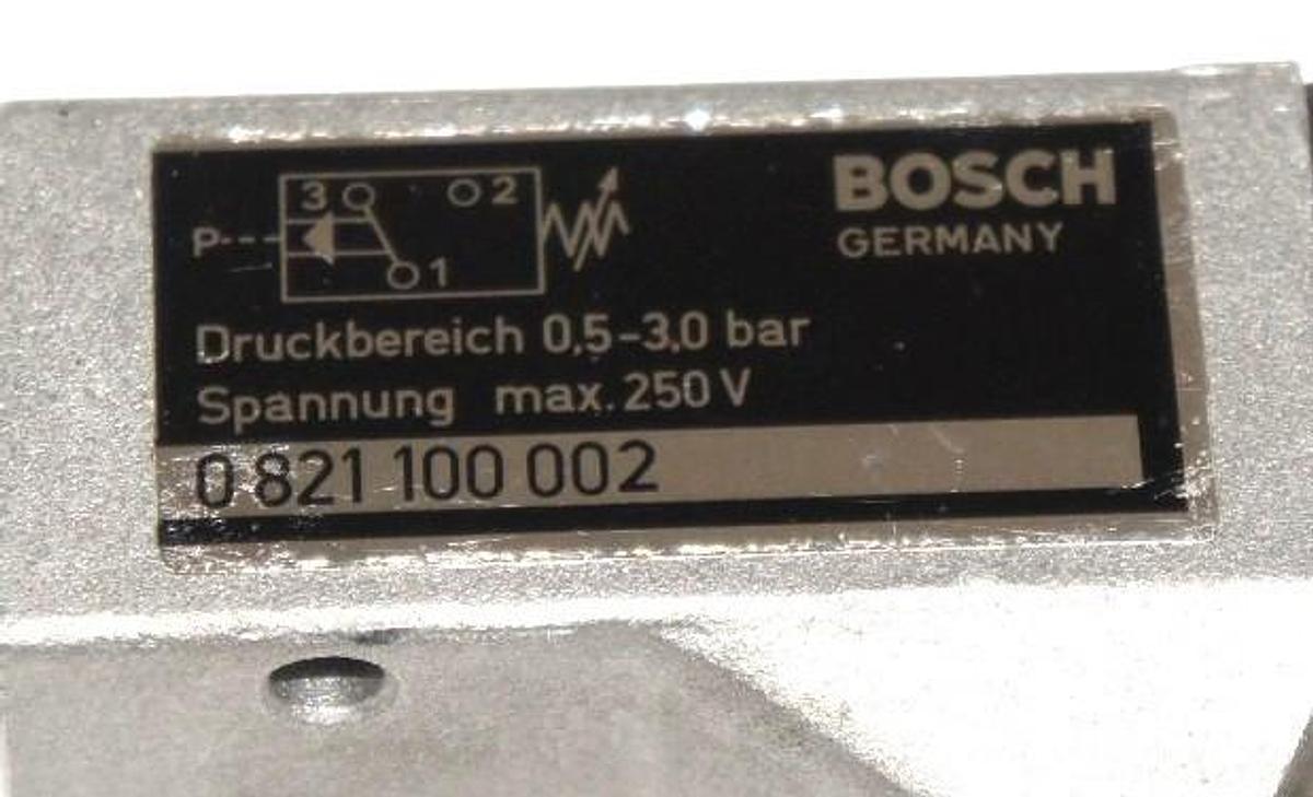 Used NEW BOSCH 0-821-100-002 PRESSURE SWITCH 0.5-3.0 BAR, 0821100002