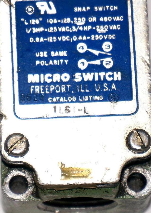 Used MICRO SWITCH 1LS1-L SWITCH 10AMP 1/3HP-125VAC 3/4-250VAC OIL TIGHT 1LS1L