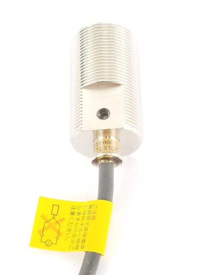 Used NIB OMRON TL-X10Y2 PROXIMITY SWITCH TLX10Y2, 45-260 VAC, 2M