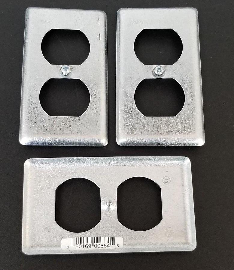 Used LOT OF 3 NEW RACO OUTLET COVERS