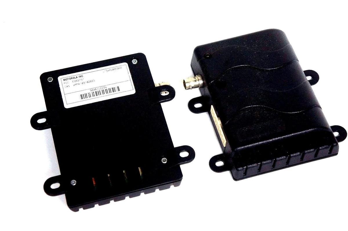 Used LOT OF 2 MOTOROLA INC. FCC: E969797, J19WMW0050AE, CAN: WMMA109102883, 98ABYU222