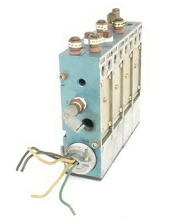 Used LOT OF 4 MAC 82A-DA-BKA SOLENOID VALVES 82ADABKA