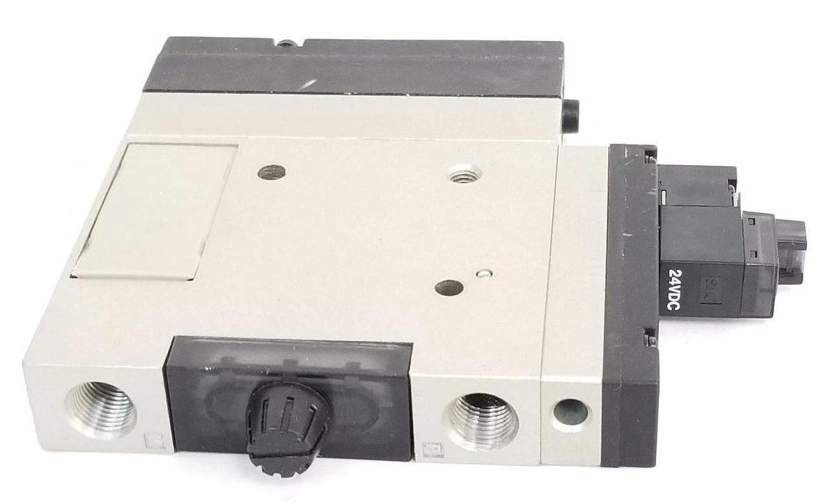 NEW SMC ZM131H VACUUM EJECTOR W/ VJ114 VACUUM SOLENOID 24VDC