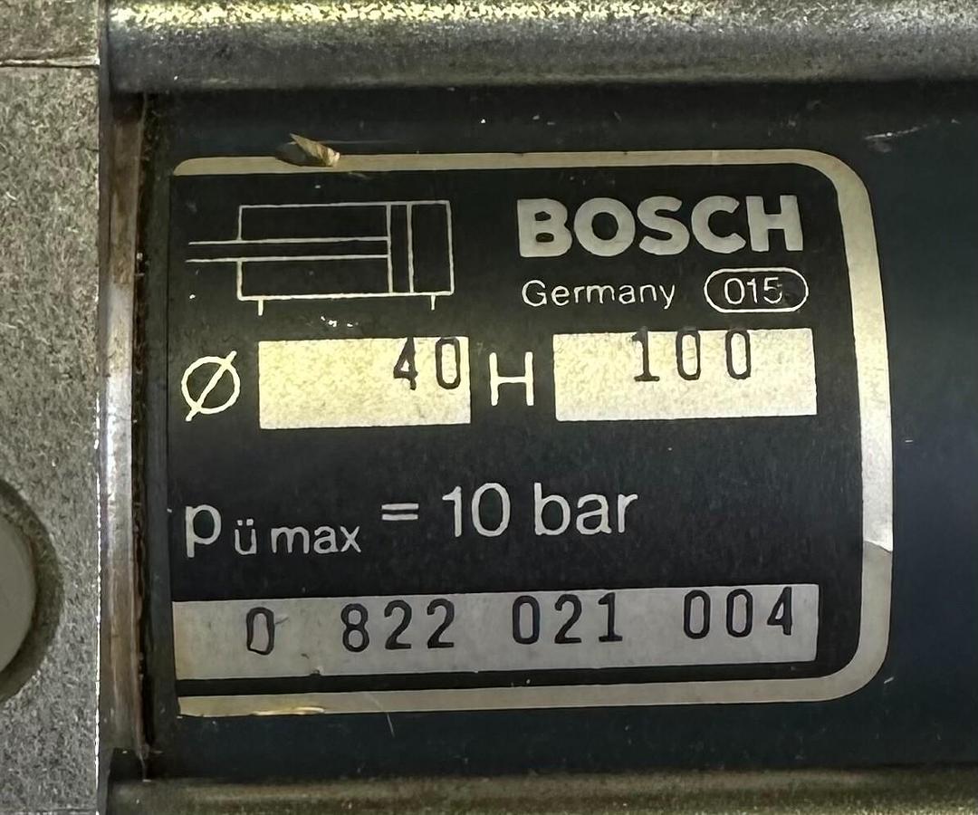 Used NEW BOSCH 0 822 021 004 / 0822021004 PNEUMATIC CYLINDER 0:40 H:100 10BAR