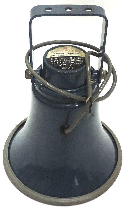 Used MONARCH REFLEX TRUMPET HORN DH-110 FOR LOUD SPEAKER MOUTH DIA. 8-1/2"