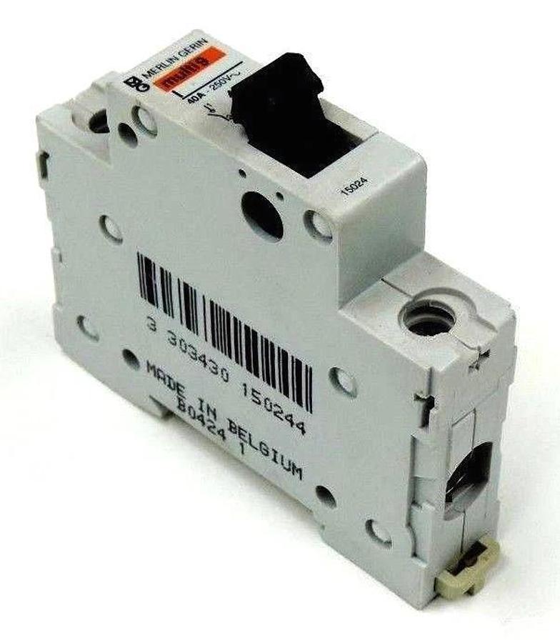 Used LOT OF 5 MERLIN GERIN 15024 MULTI 9 CIRCUIT BREAKERS 40A - 250V