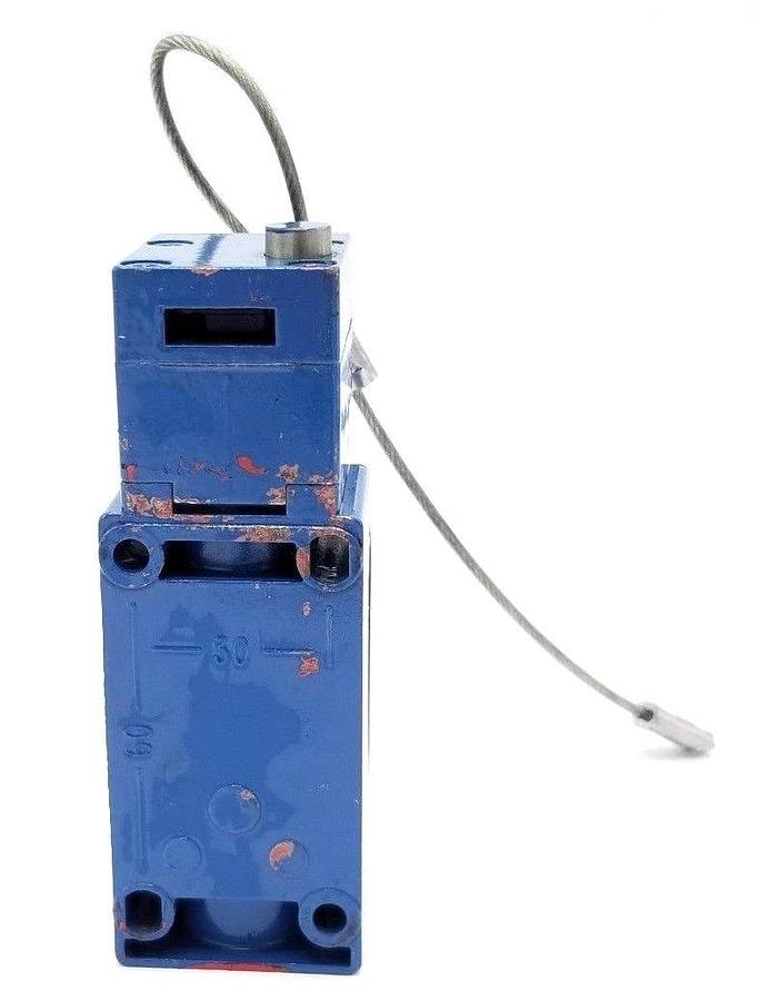Used TELEMECANIQUE XCK-J...H7 LIMIT SWITCH W/ KEY XCK-JH7