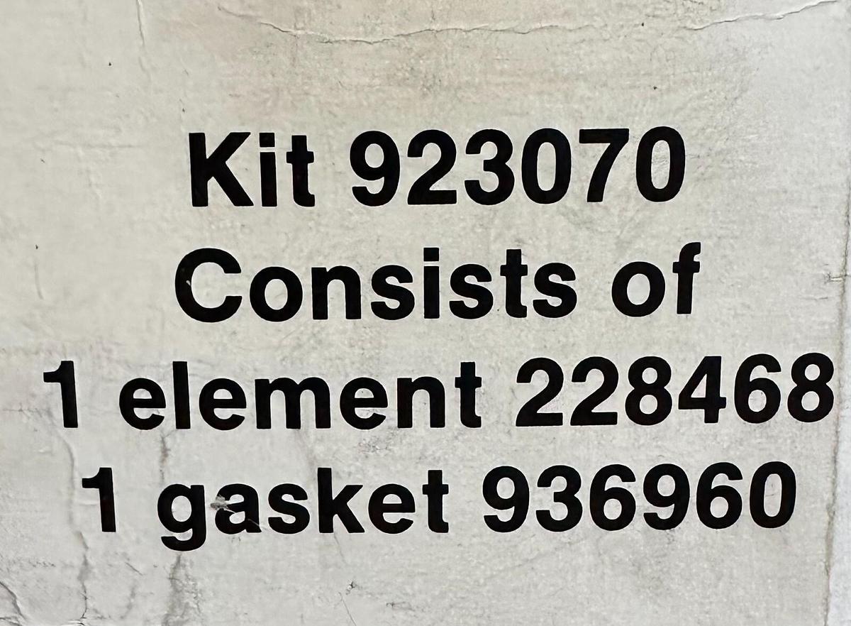 Used NEW EATON VICKERS 923070 ELEMENT/GASKET KIT 228468 936960