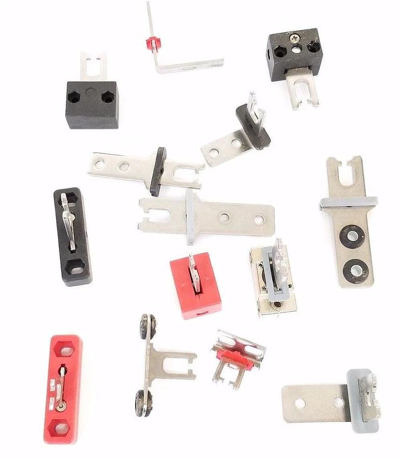 Used LOT OF MISCELLANEOUS ACTUATOR KEY HARDWARE