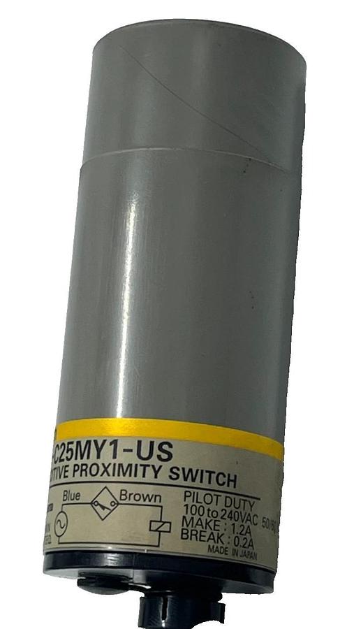 Used LOT OF 2 OMRON E2K-C25MY1-US Capacitive Proximity Switch 25mm Flush NPN N.O.