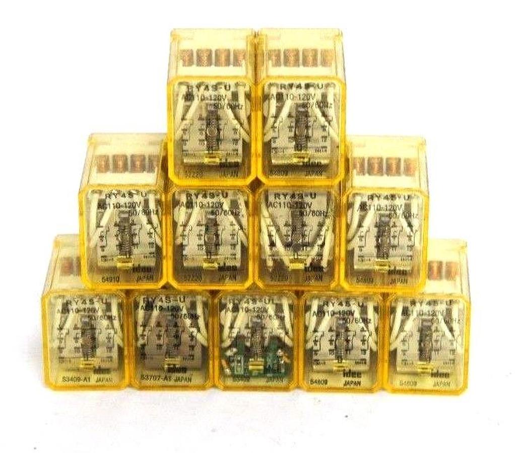 Used LOT OF 11 IDEC 4Y4S-U RELAYS AC110-120V, 50/60HZ, 4Y4SU