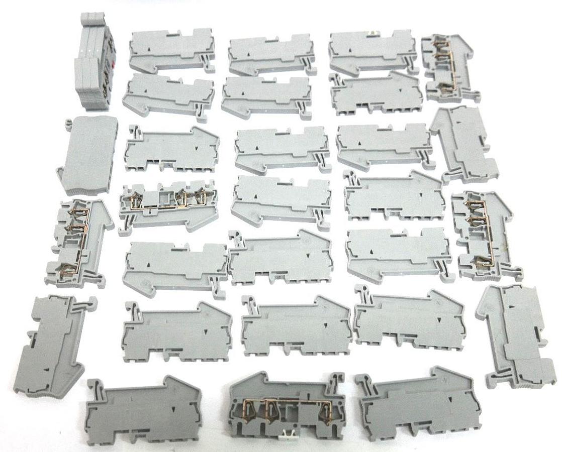 Used 32 PHOENIX CONTACT ST-2.5 TERMINAL BLOCKS FEED-THROUGH 20AMP 600V GREY, ST25