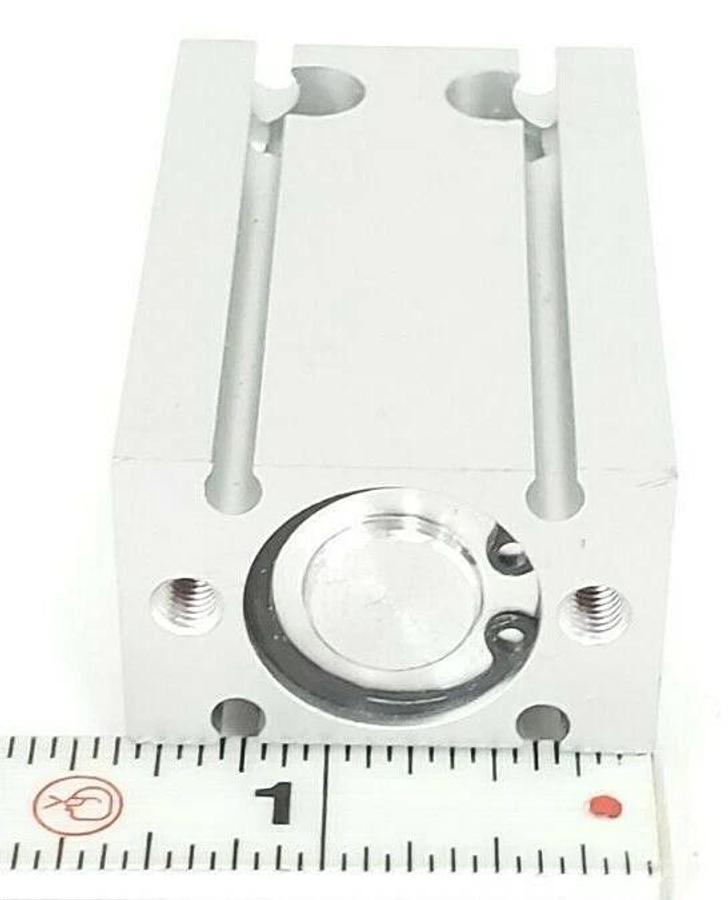 Used SMC CU20-30D DOUBLE ACTING CYLINDER FREE MOUNT 20MM CU2030D, 0.7 MPa