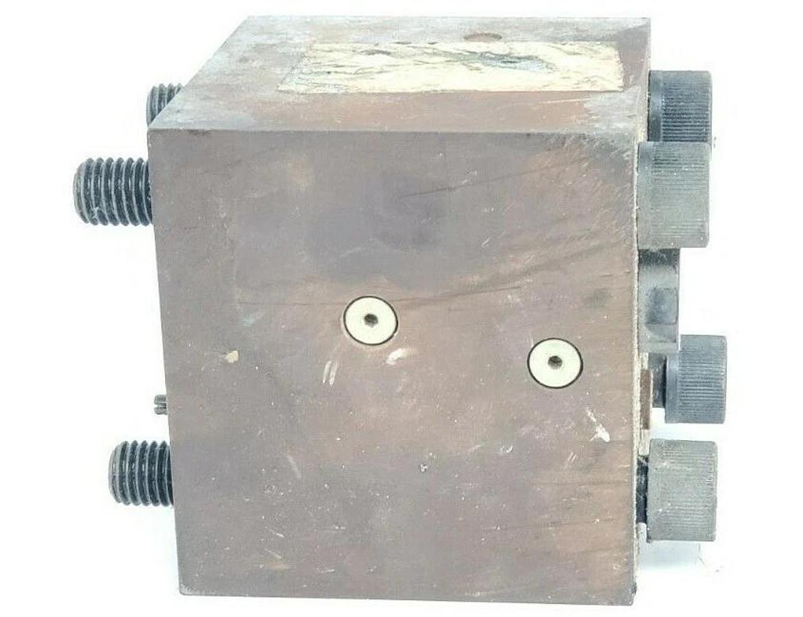 Used THE OILGEAR COMPANY G09-12NNNN HYDARULIC VALVE VU-A1 L722809-321 F12491