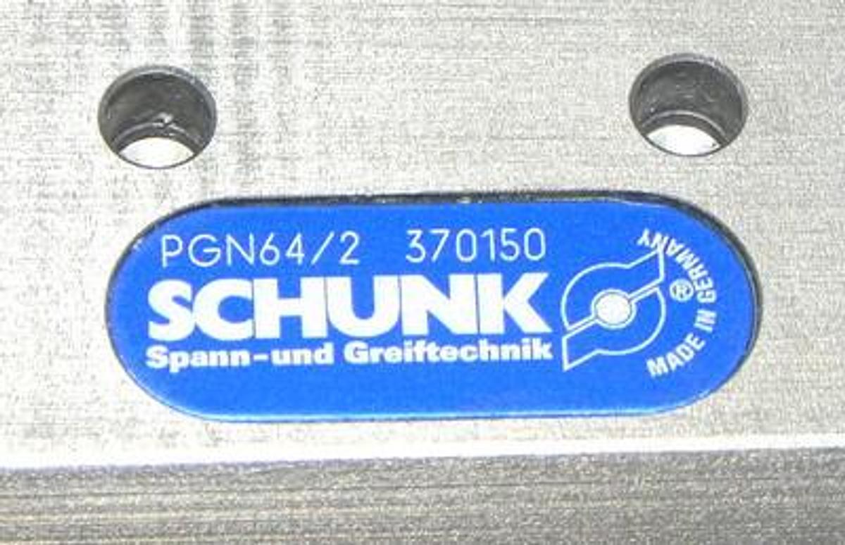 Used NEW SCHUNK PGN64/2 370150 GRIPPER PGN642