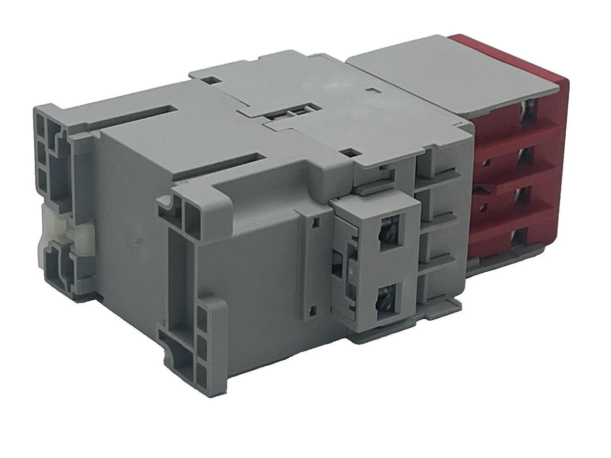 Used Allen-Bradley 700S-CF620EJBC /A Guardmaster Safety Control Relay 24VDC NSMP