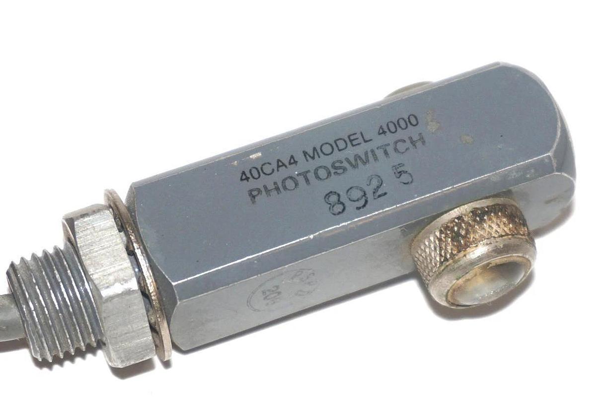 Used ALLEN BRADLEY/PHOTOSWITCH 40CA4-4000 PHOTOELECTRIC SENSOR SIDEVIEW 40CA44000