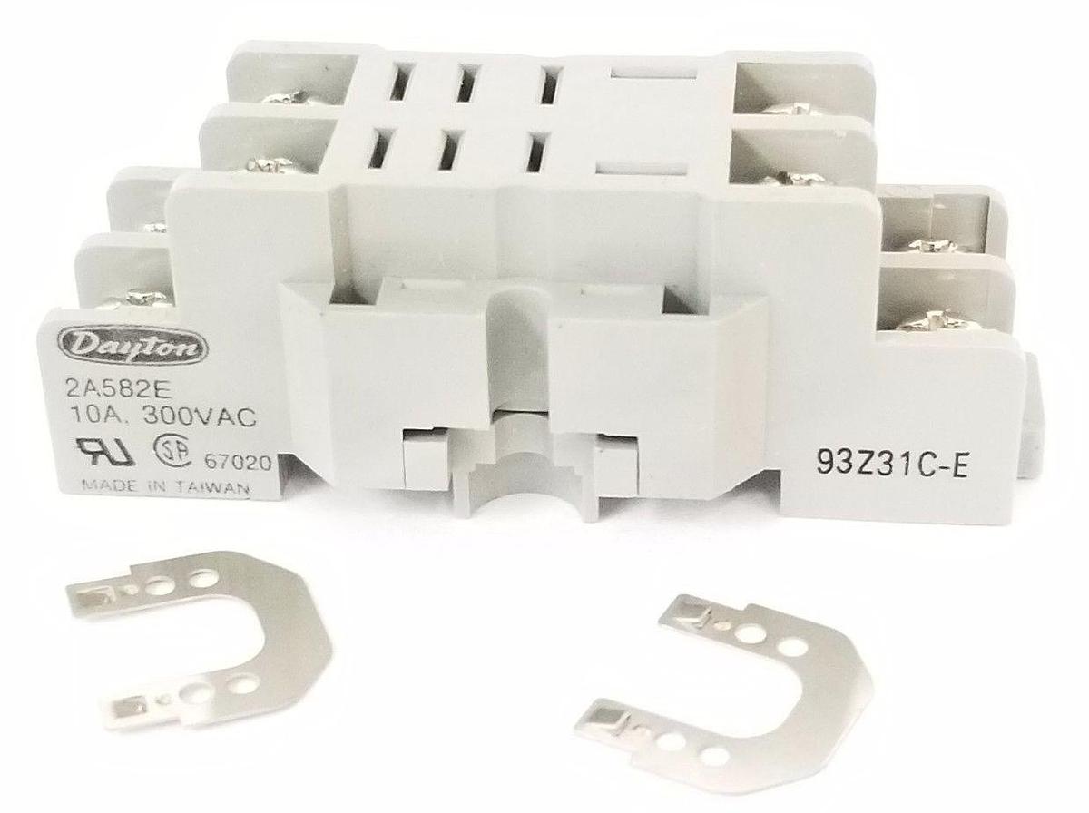 Used NEW DAYTON 2A582E RELAY SOCKET 10AMP 300VAC 8PIN DIN/SCREW