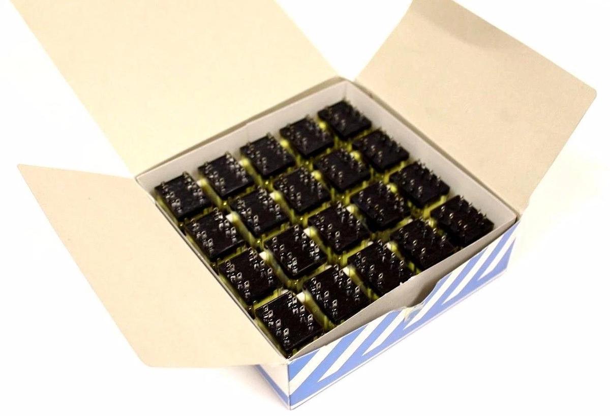 Used BOX OF 20 NEW MATSUSHITA NAIS HC2E-H-DC12V POWER RELAYS AP322144K, 12VDC, 3A
