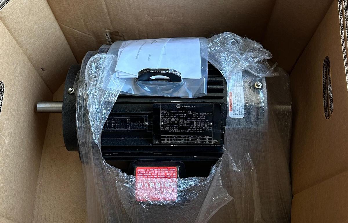 Used NEW MAGNETEK ME MB00318-21840 / SA184THTL7756BB BLACK MAX MOTOR 5-3HP MB00518