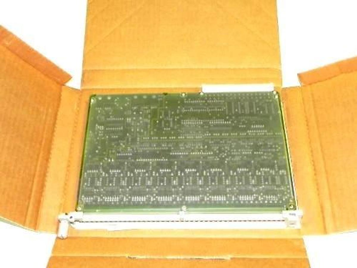 Used NIB SIEMENS 6ES5470-4UC12 OUTPUT MODULE 8 POINT ANALOG 6ES54704UC12