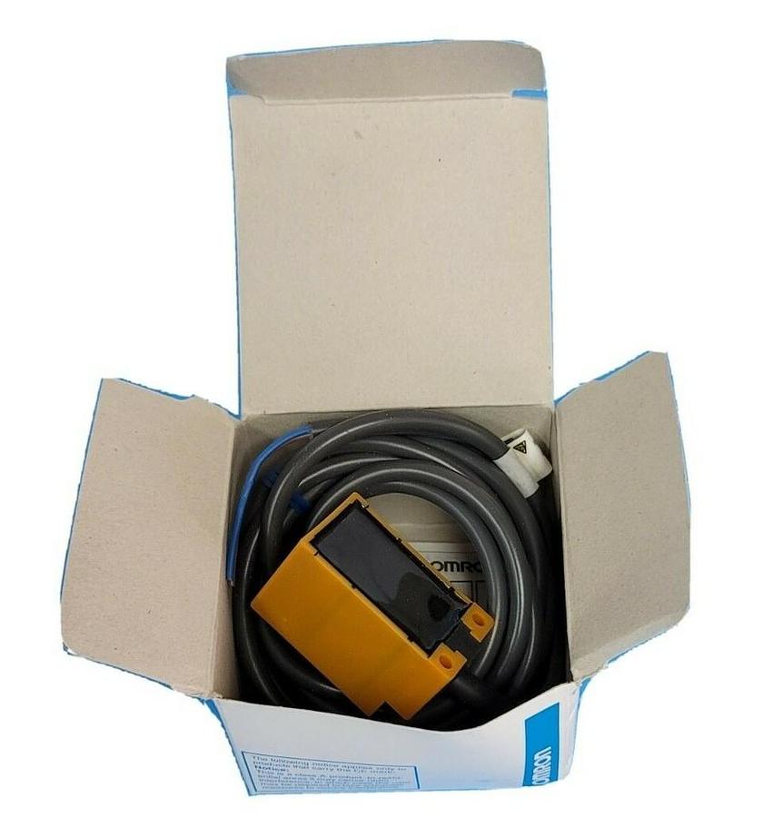 NIB OMRON TL-N10MY1 PROXIMITY SWITCH TLN10MY1, 90 TO 250VAC 2M