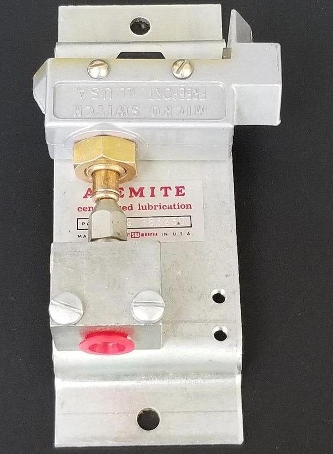 Used ALEMITE G383230 LUBRICATION ASSEMBLY