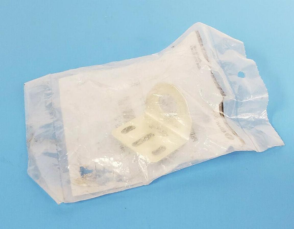 NEW ALLEN-BRADLEY 60-2657 SER. A PHOTOELECTRIC RIGHT ANGLE MOUNTING BRACKET