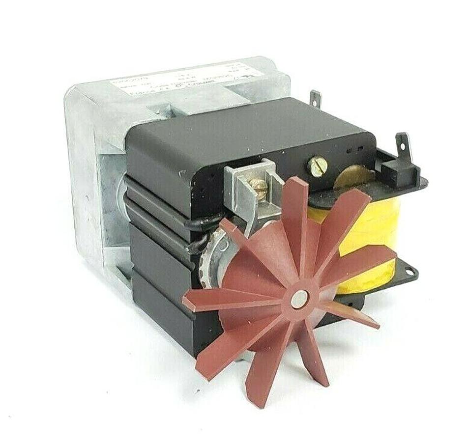 Used NEW CROUZET 82662079 MOTOR CODE NO. MG0520 38/04 115V 60HZ SENS: CW 63,4W RAP 26