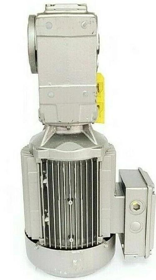SEW-EURODRIVE DFT100L2 5HP 3370RPM MOTOR W/ KAZ37-DT100L2 GEARBOX KAZ37D5100L2