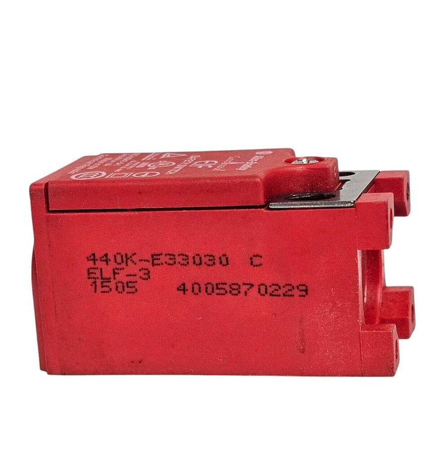 Used ALLEN BRADLEY 440K-E33030 TONGUE INTERLOCK SWITCH SER. C