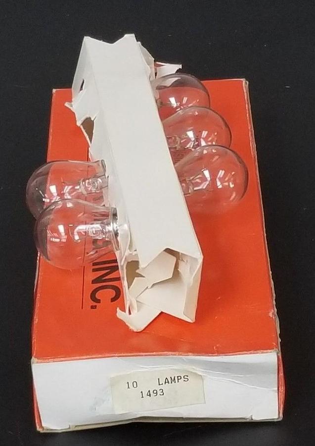 Used BOX OF 5 NEW SUNRAY LIGHTING, INC. 1493 LAMPS