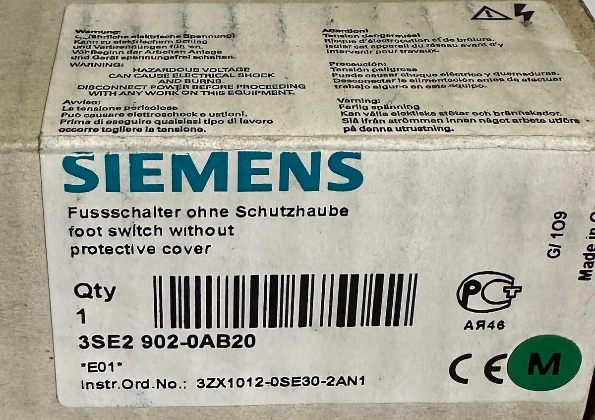 Used NEW SIEMENS 3SE2 902-0AB20 / 3SE29020AB20 FOOT SWITCH W/O PROTECTIVE COVER