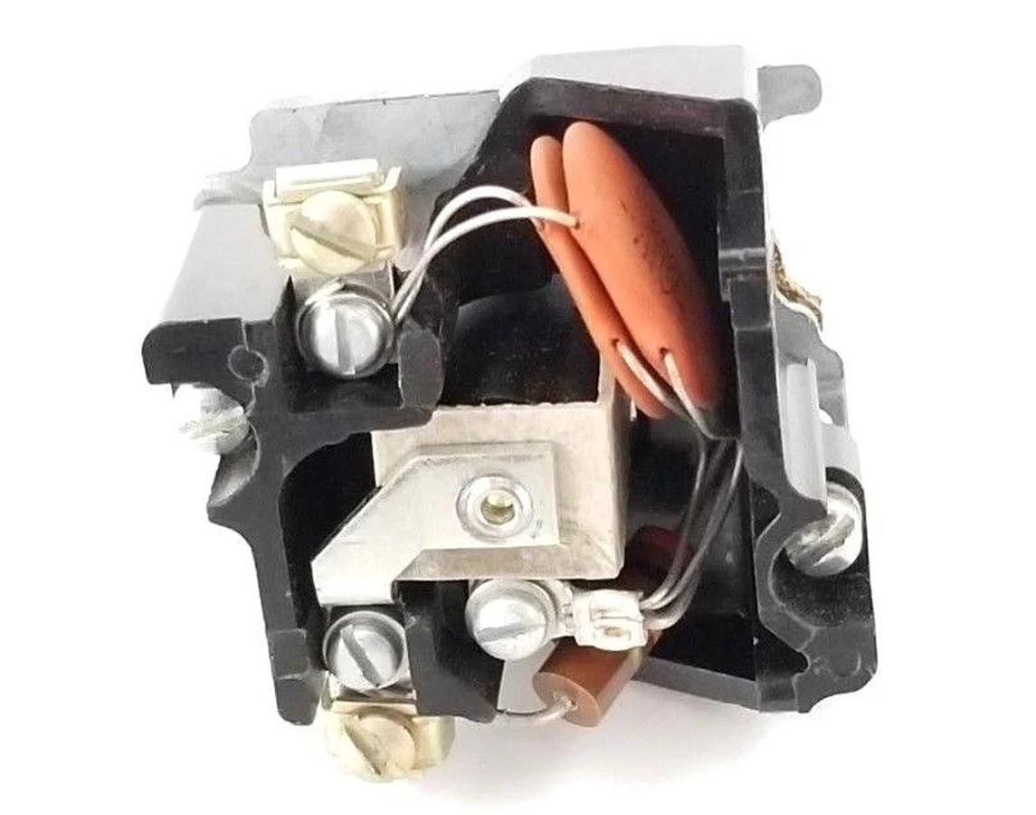 Used NIB CUTLER HAMMER 10250T228 INDICATOR LIGHT 440-480V NEON 1 HOLE MTG.