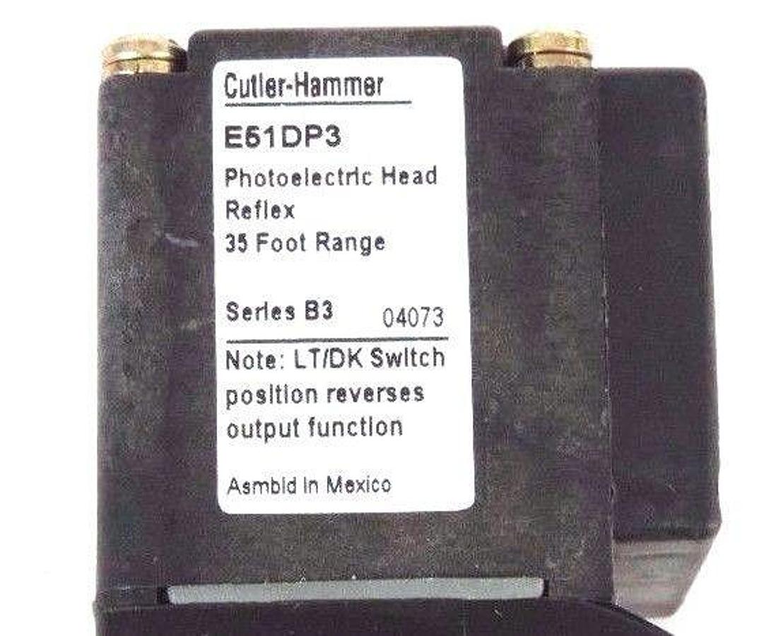 Used NIB CUTLER-HAMMER E51CNP3 PHOTOELECTRIC SENSOR SER. B2