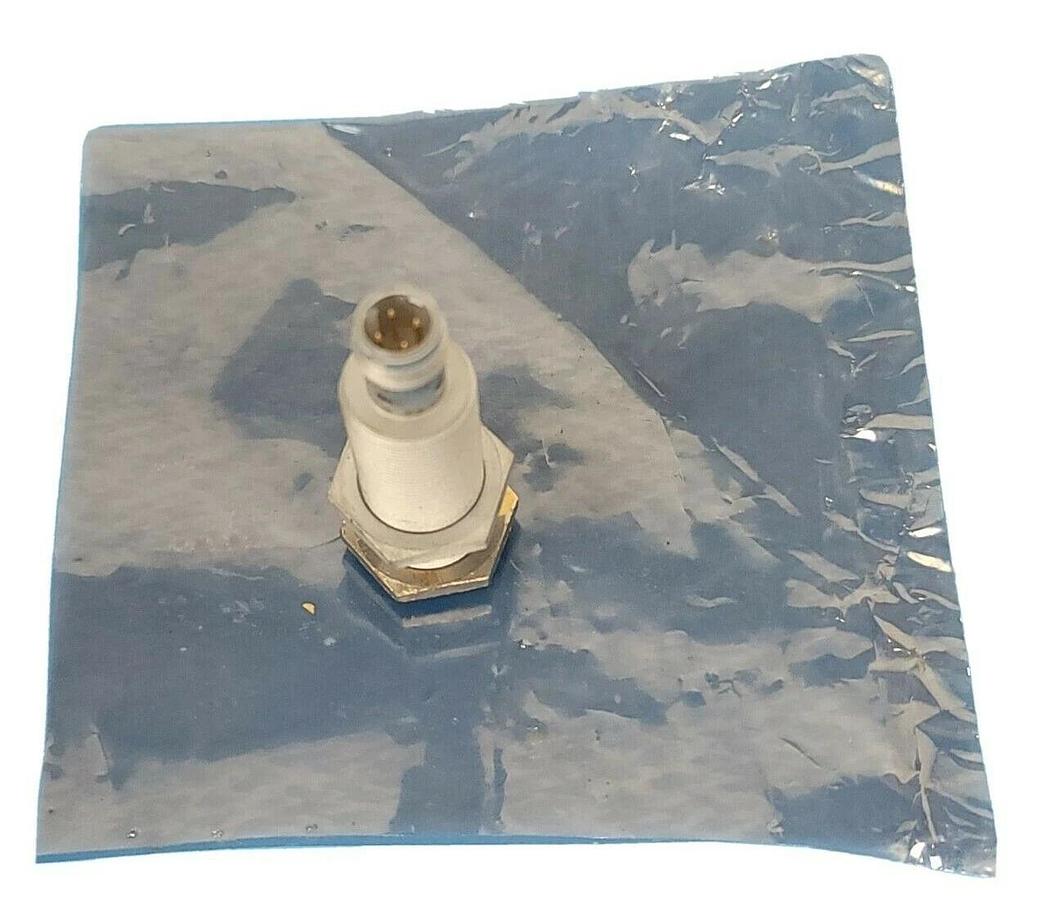 Used BALLUFF BESM18EIPSC72BS04GS01 PROXIMITY SENSOR BES M18EI-PSC72B-S04G-S01