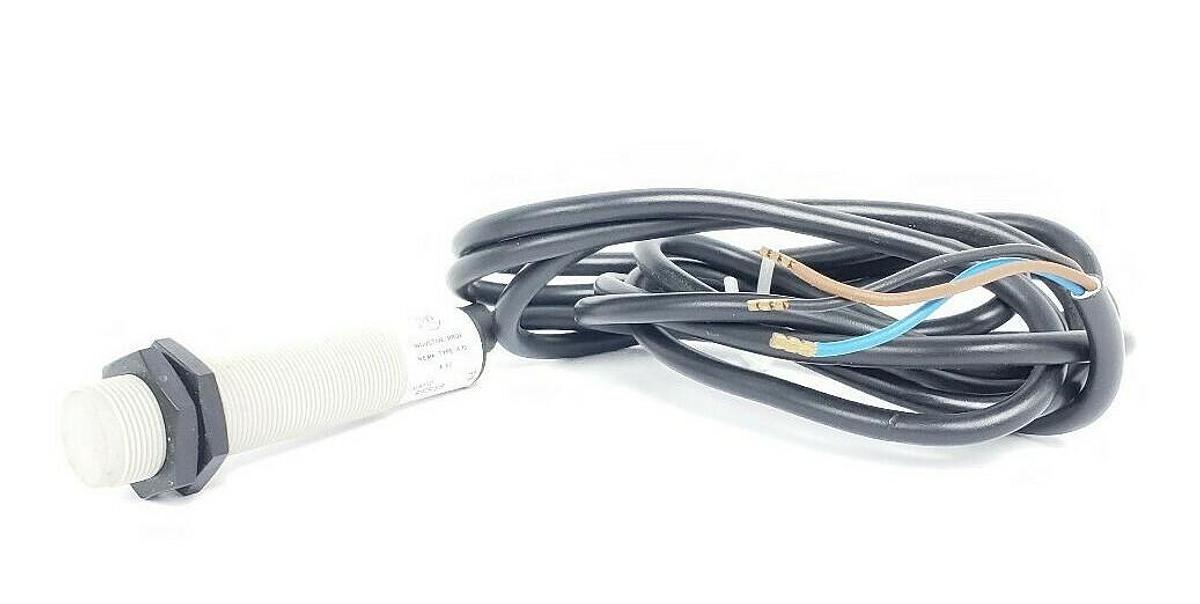 Used ALLEN BRADLEY 871C-P5S18 PROXIMITY SWITCH SER. A, REV. B, RANGE: 5MM, 871CP5S18