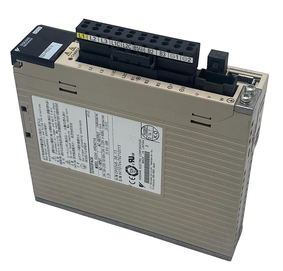 Used YASKAWA SGDV-R90A01A Servopack Servo Drive Amplifier 0.4kW 400W Sigma V Series